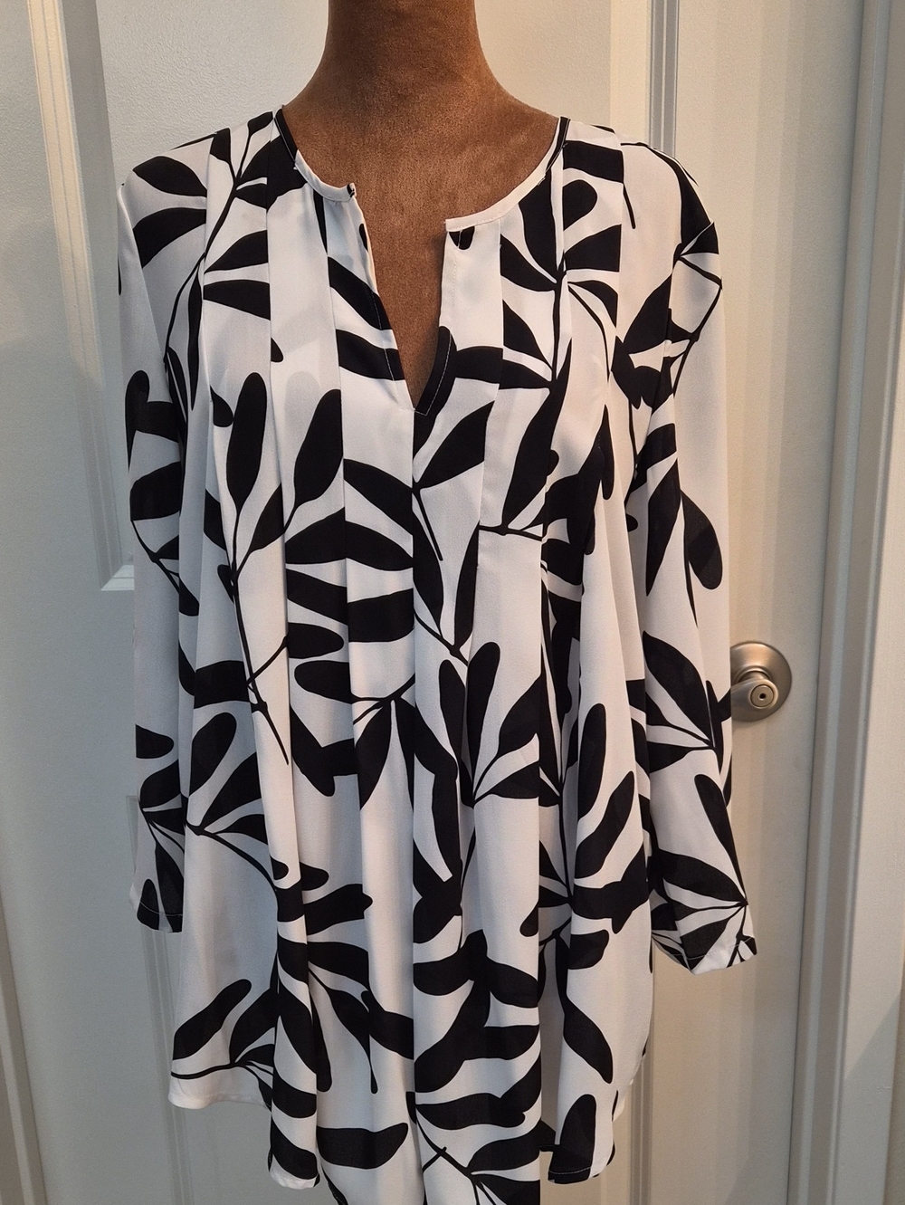 Alfani Black and White Leaf-Print Long Sleeve Dress